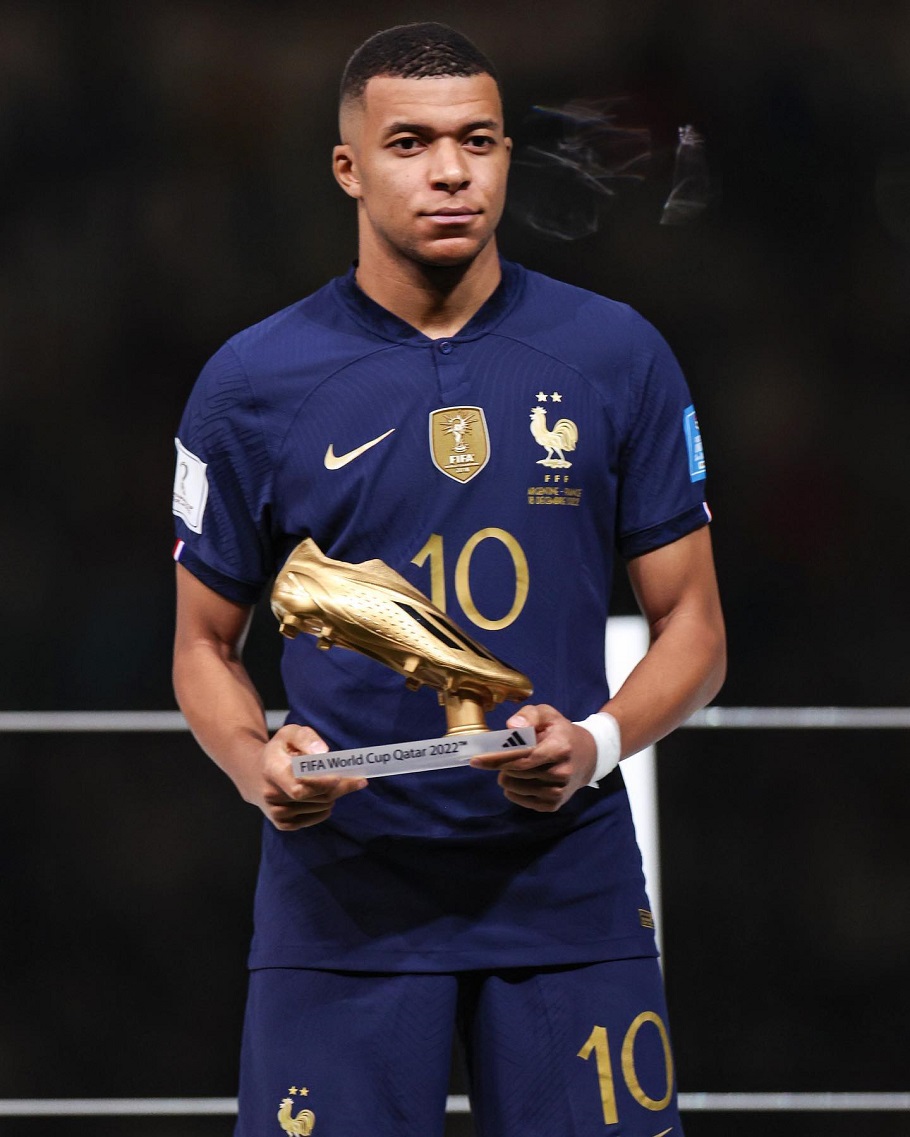 Kylian Mbappe phá kỷ lục của Messi